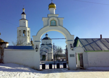 Монастырь в Рыльске, Россия. Фото 1 – фотографии России