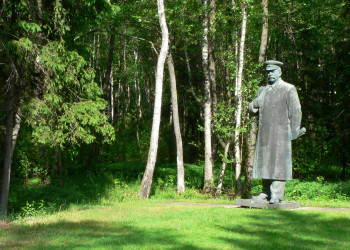 Памятник Сталину в парке Груто (Grūto parkas), Литва – фотографии Литвы