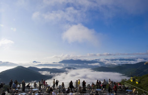 Смотровая площадка терраса Ункай (Unkai Terrace), остров Хоккайдо, Япония – фотографии Японии