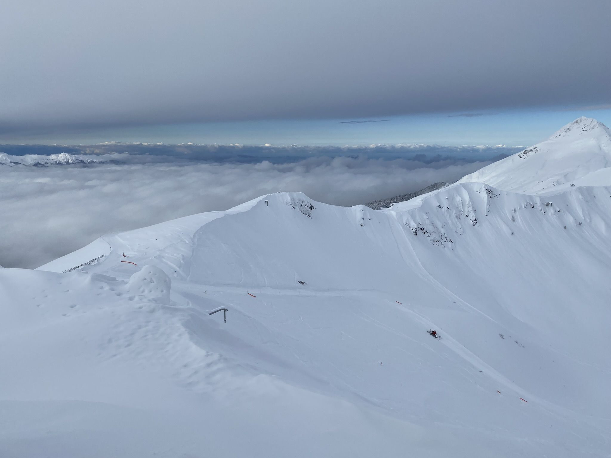Вид на Северный склон и трассу Тритон со стороны подъемника Кавказский Экспресс – фотографии России
