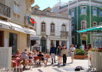 Центр города Лагуш в регионе Алгарве в Португалии – фотографии Португалии