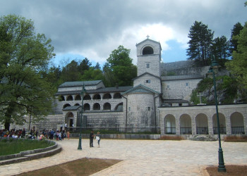 Монастырь в Цетине, Черногория. Фото 1 – фотографии Черногории
