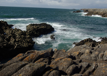 Скалы в Кибероне, Франция – фотографии Франции