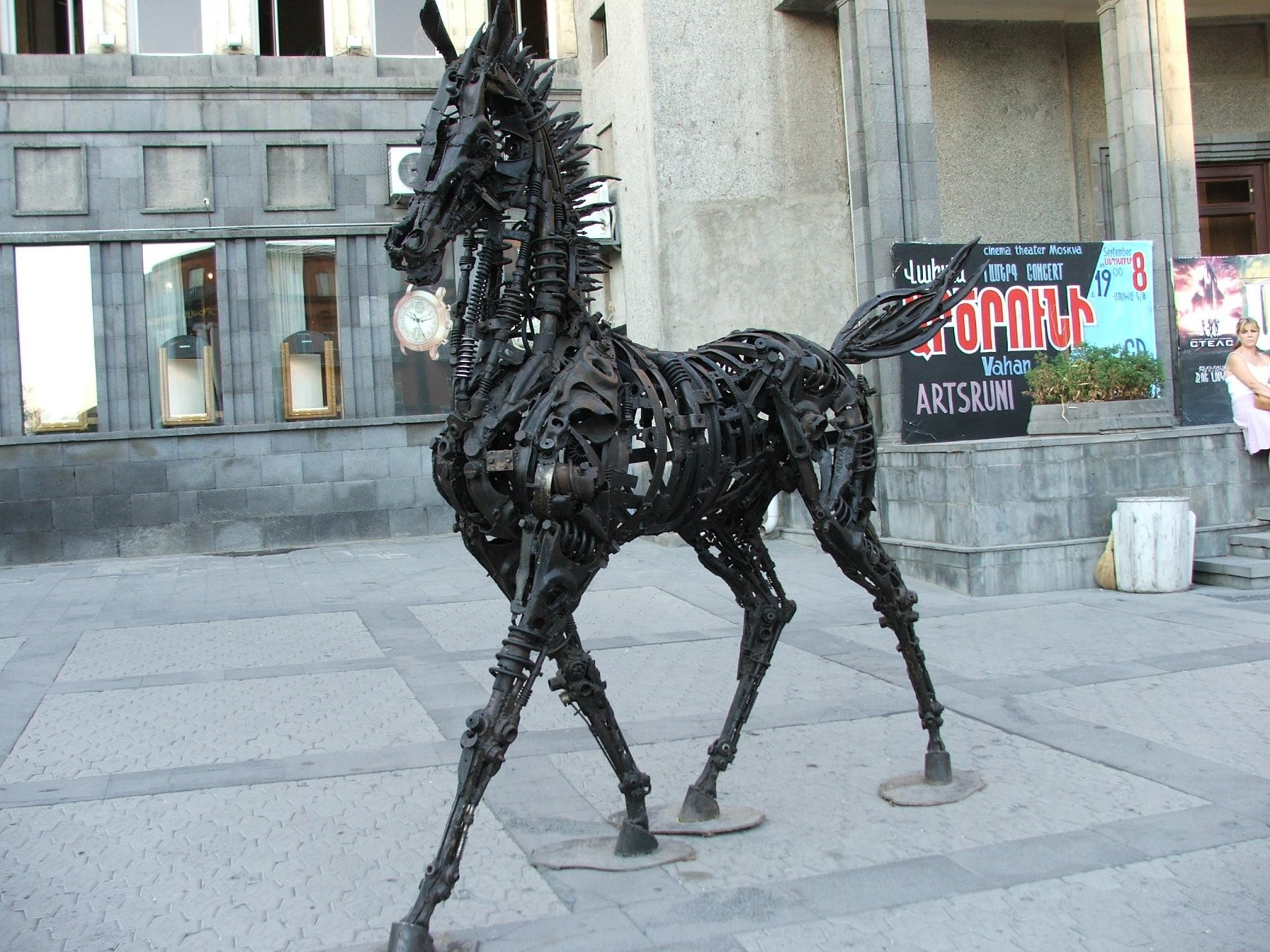 Скульптура лошади в Ереване, Армения – фотографии Армении