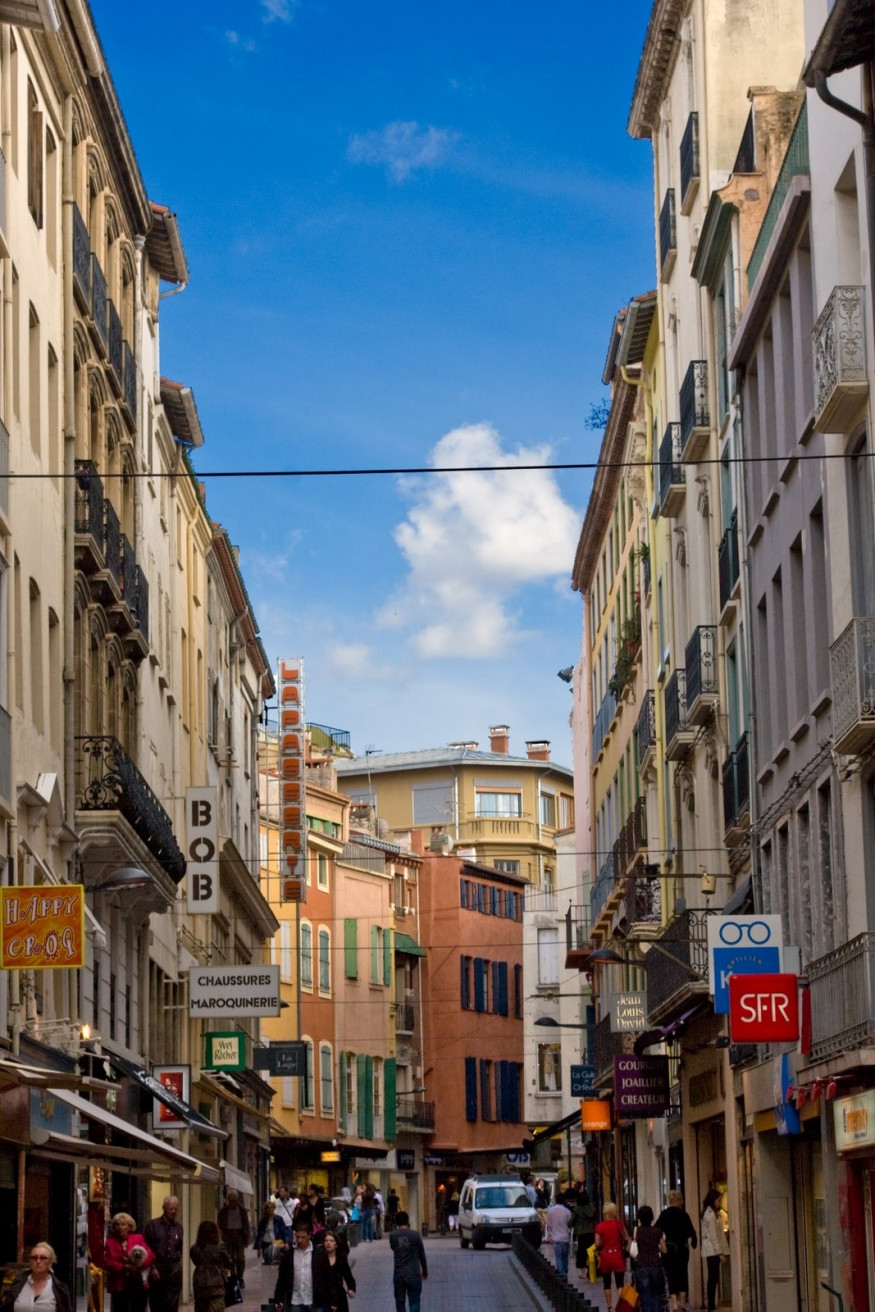 Улица в Перпиньяне, Франция – фотографии Франции