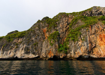 Скала в Пхи-Пхи-Лех, Тайланд – фотографии Таиланда