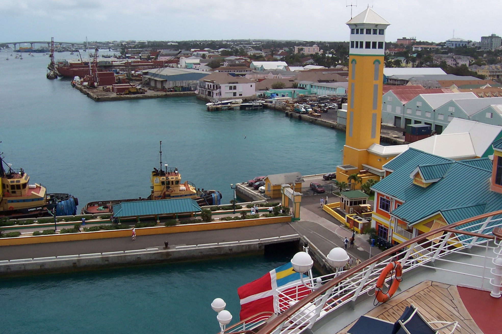 Причал в Нью-Провиденс, Багамские острова – фотографии Багамских островов