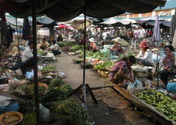 Базар в Кампонгтхоме, Камбоджа. Фото 1 – фотографии Камбоджи