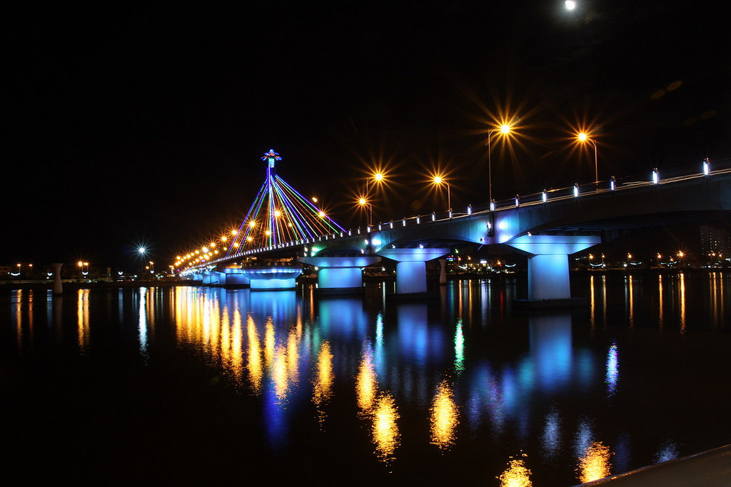 Ночной Дананг – фотографии Вьетнама