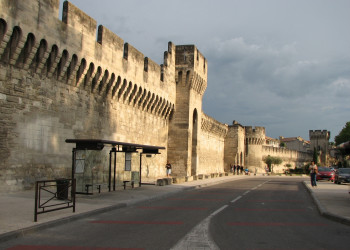 Остановка в Авиньоне, Франция – фотографии Франции