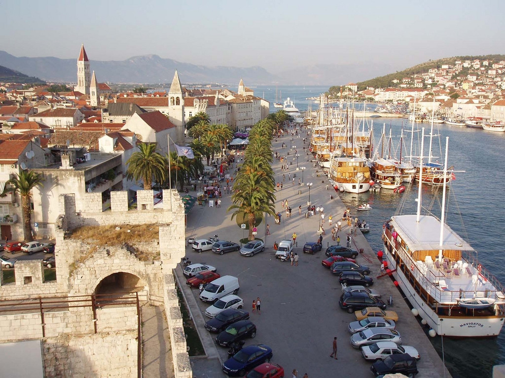 Набережная в Трогире, Хорватия. Фото 25 – фотографии Хорватии