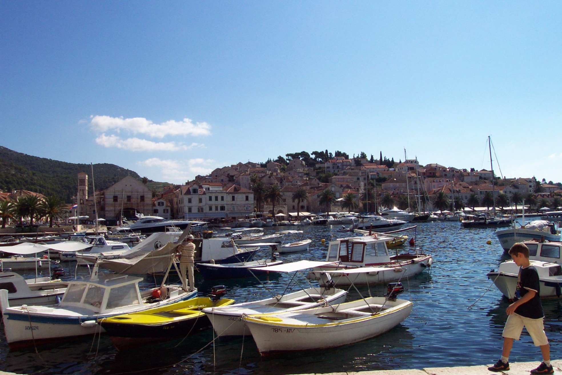 Яхты и катера в Хвар, Хорватия – фотографии Хорватии