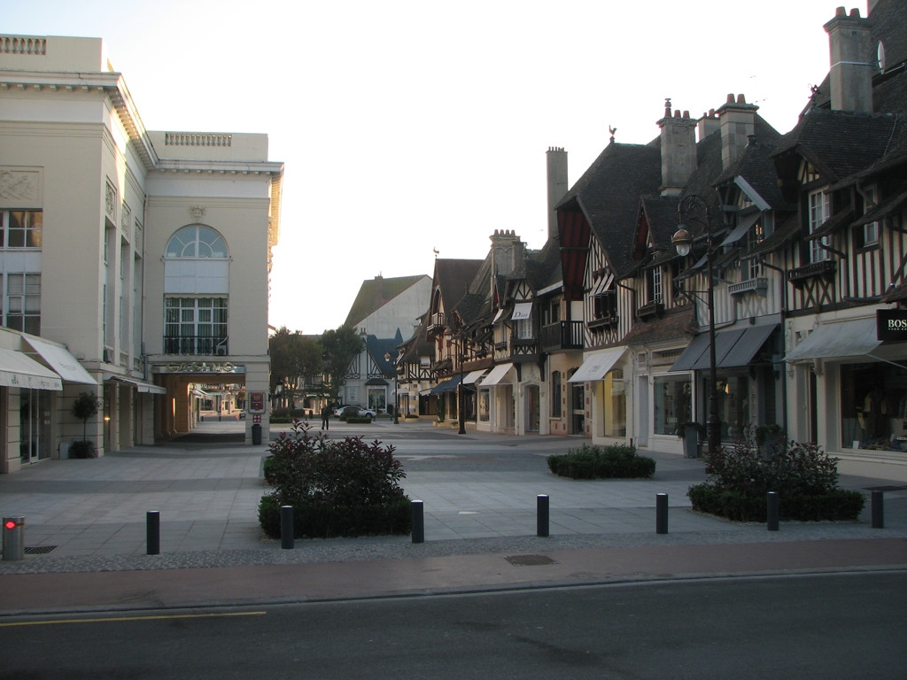 Дома в Довиле, Франция. Фото 2 – фотографии Франции