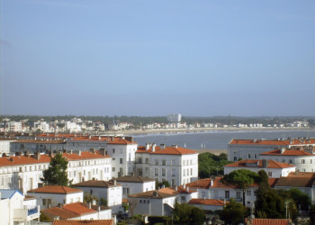 Дома в Руайяне, Франция. Фото 1 – фотографии Франции