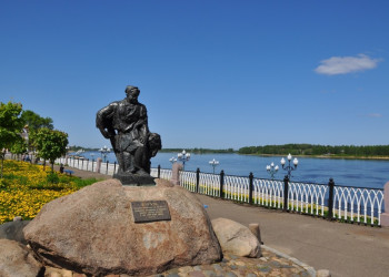 Памятник Бурлаку, Рыбинск – фотографии России