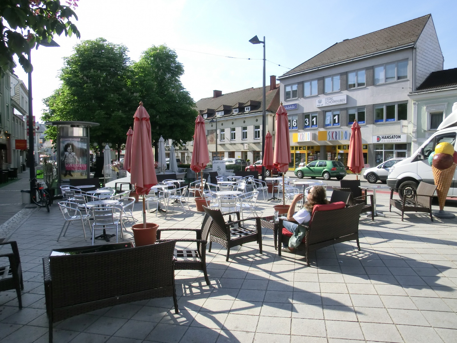 Кафе в городе Амштеттен, Австрия – фотографии Австрии