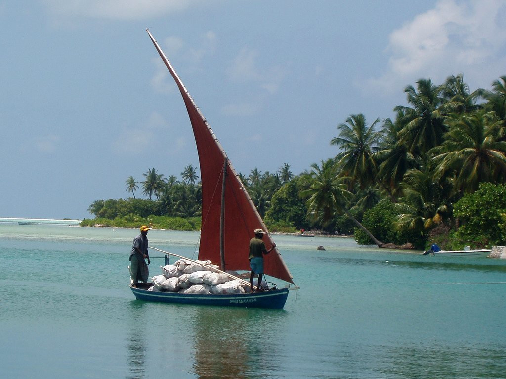 Лодка в Лааму Атолл, Мальдивы – фотографии Мальдивских островов