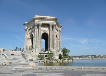 Достопримечательность в Монпелье, Франция – фотографии Франции