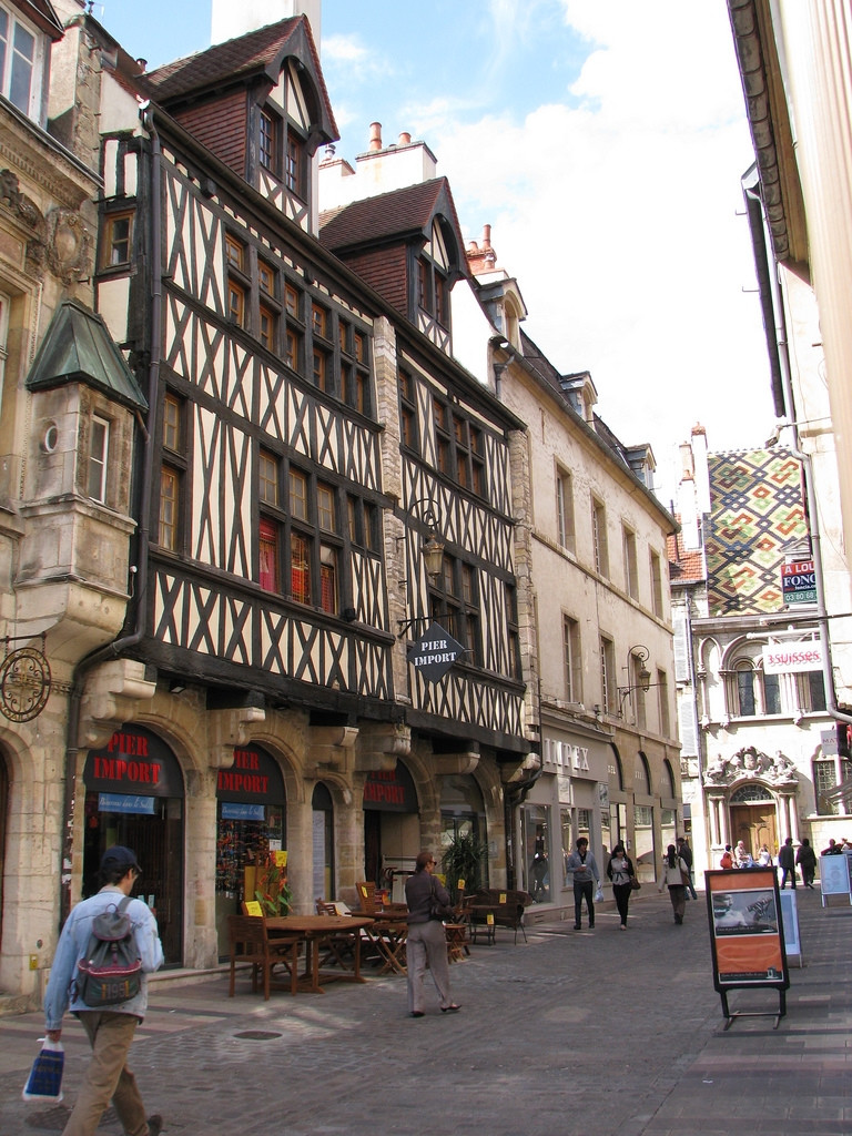 Улица в Дижоне, Франция. Фото 14 – фотографии Франции