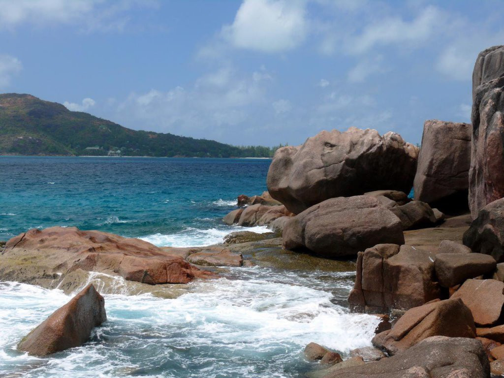 Скалы на острове Сен-Пьер, Сейшелы – фотографии Сейшельских островов