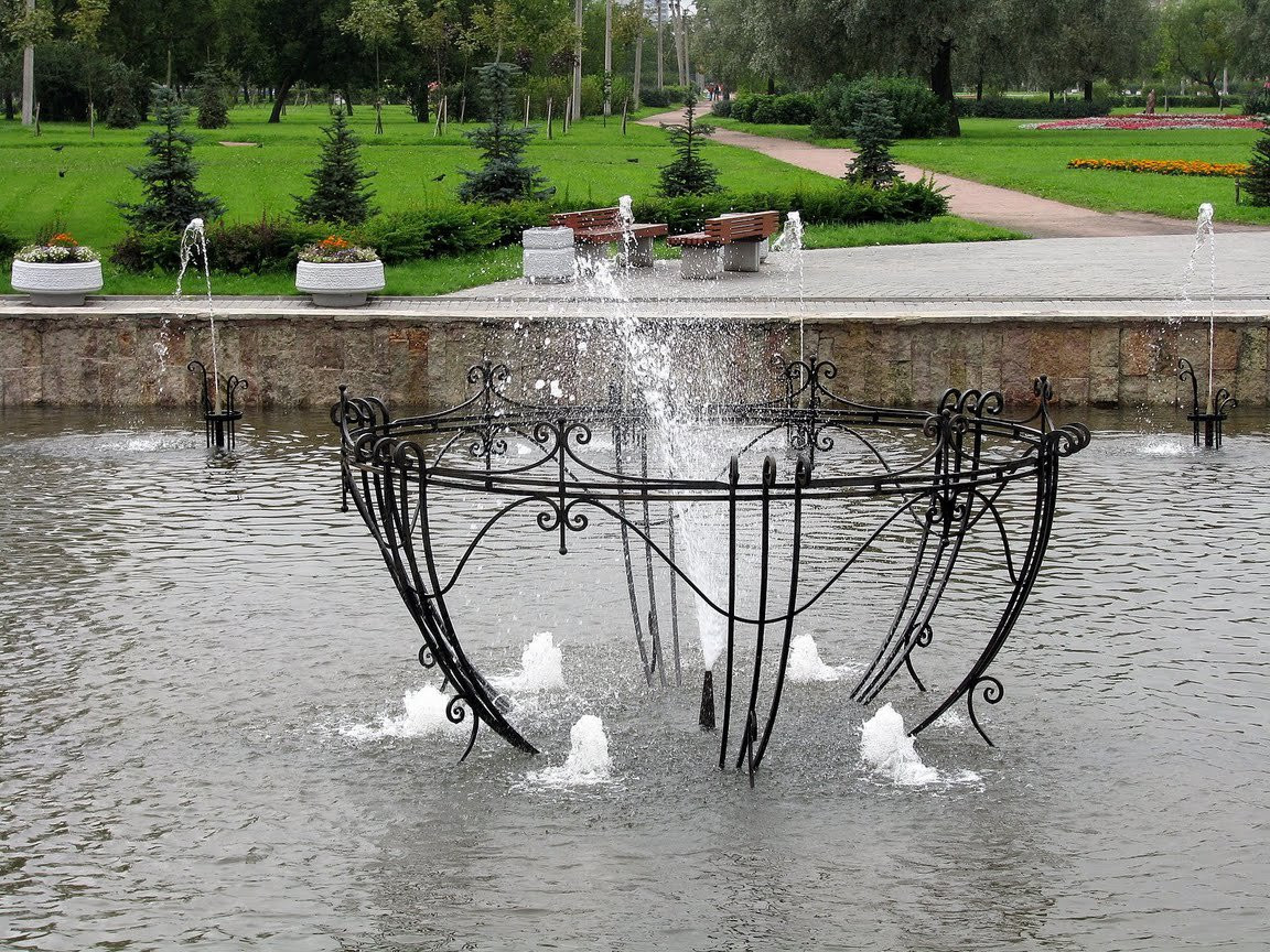 Фонтан в Колпино, Россия. Фото 1 – фотографии России