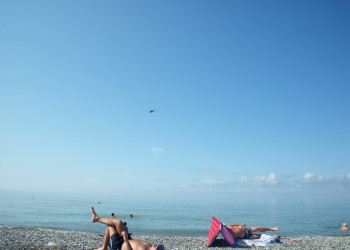 Пляж в Гячрипш, Абхазия – фотографии Абхазии