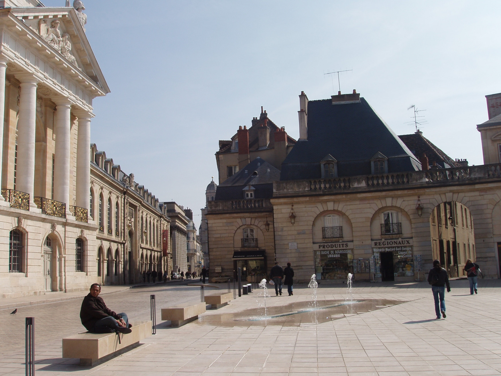 Площадь в Дижоне, Франция – фотографии Франции