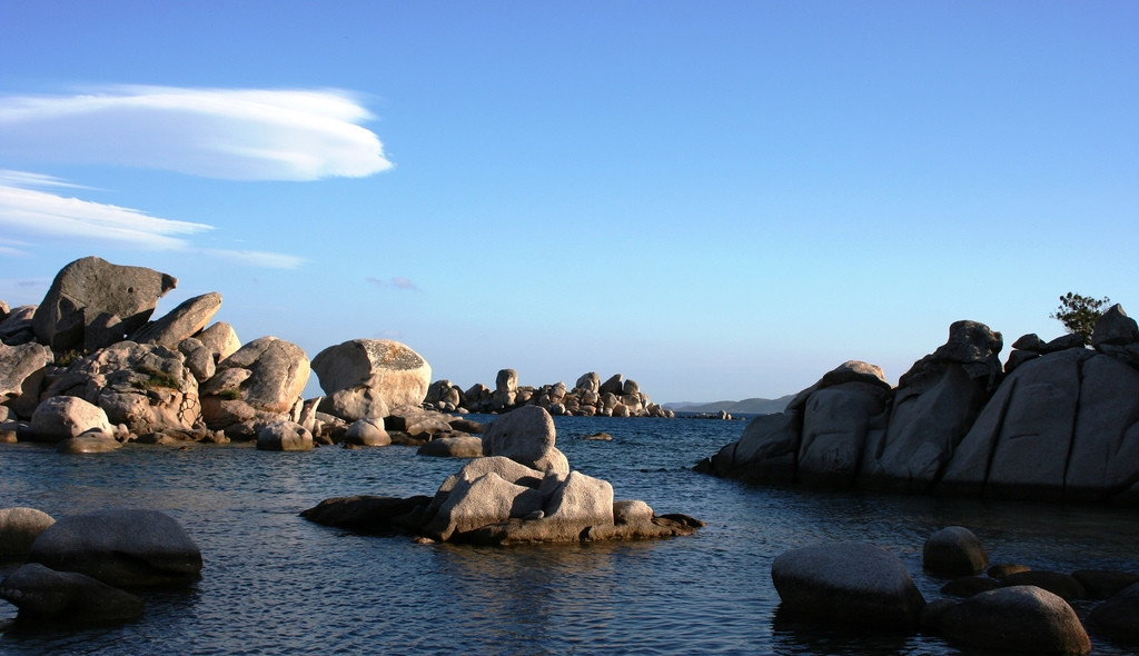 Глыбы камней в Порто-Векьо, Франция. Фото 5 – фотографии Франции