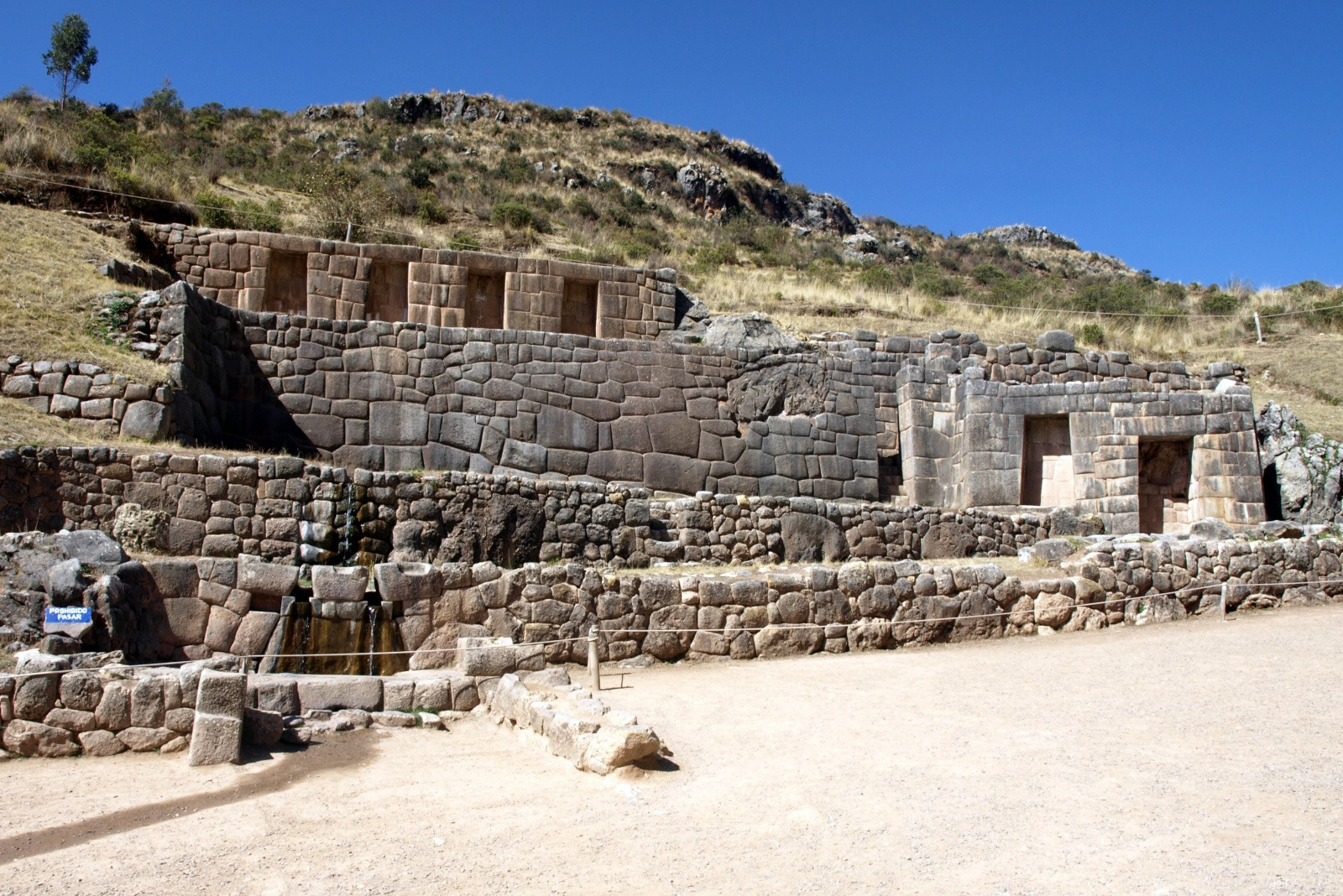 Археологический памятник в Перу близ Куско – фотографии Перу