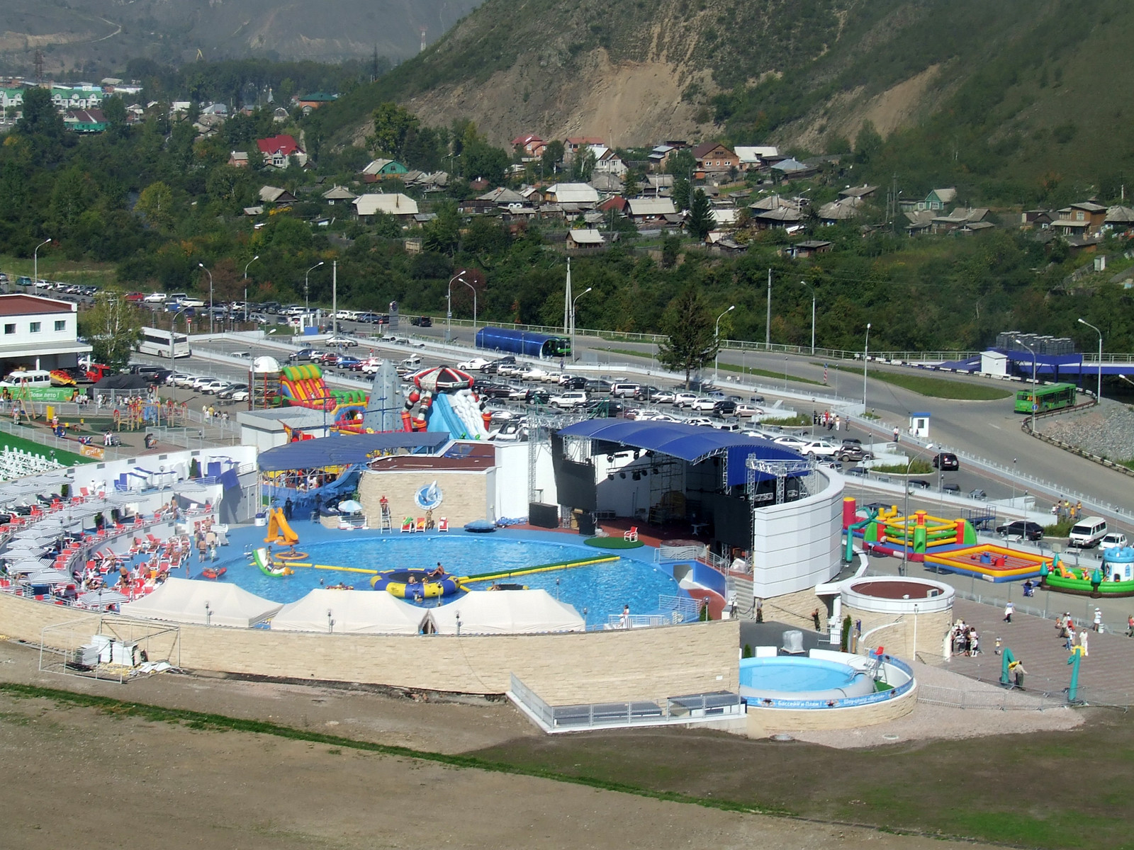 Фанпарк «Бобровый лог» летом под Красноярском – фотографии России