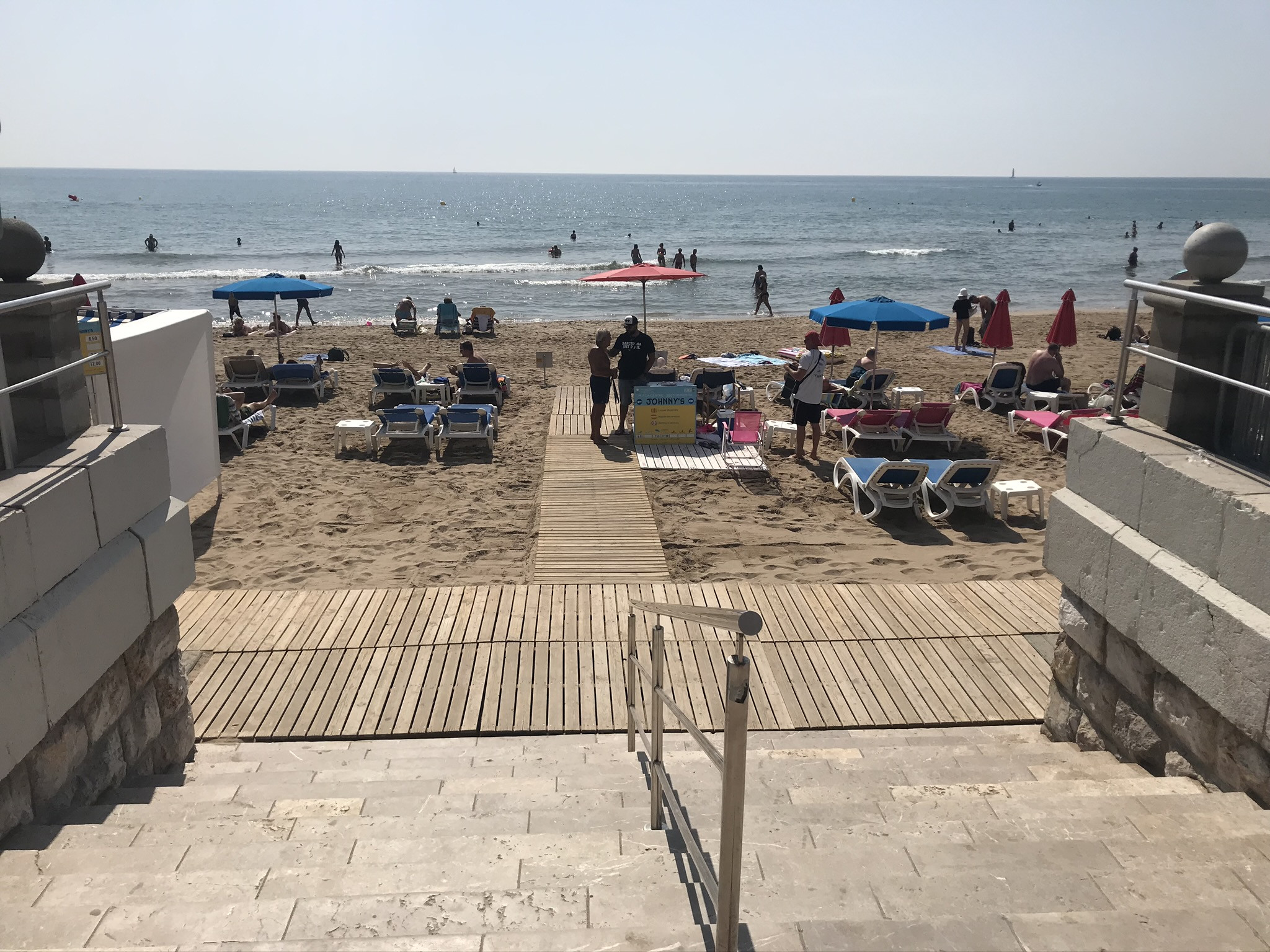 Вход на Platja de la Ribera, Сиджес – фотографии Испании