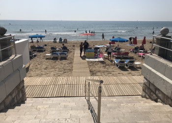 Вход на Platja de la Ribera, Сиджес – фотографии Испании