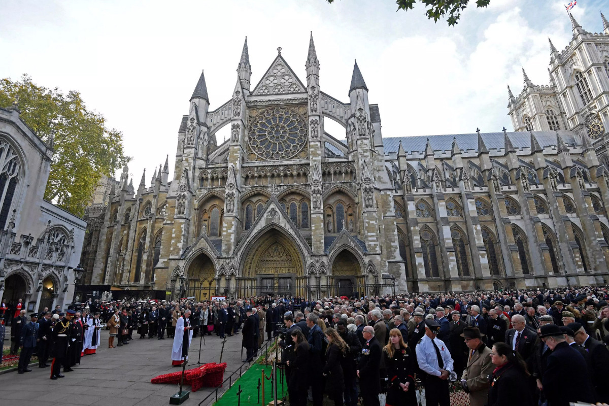 Вестминстерское Аббатство – это одна из наиболее древних достопримечательностей Лондона – фотографии Великобритании