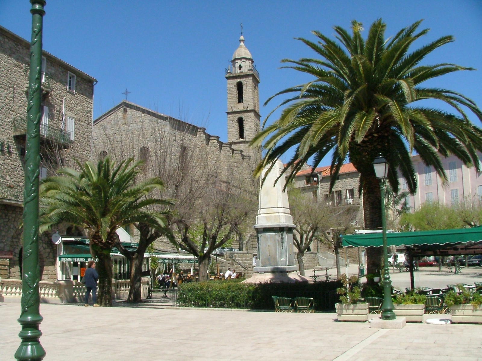 Церковь в Сартене, Франция. Фото 1 – фотографии Франции