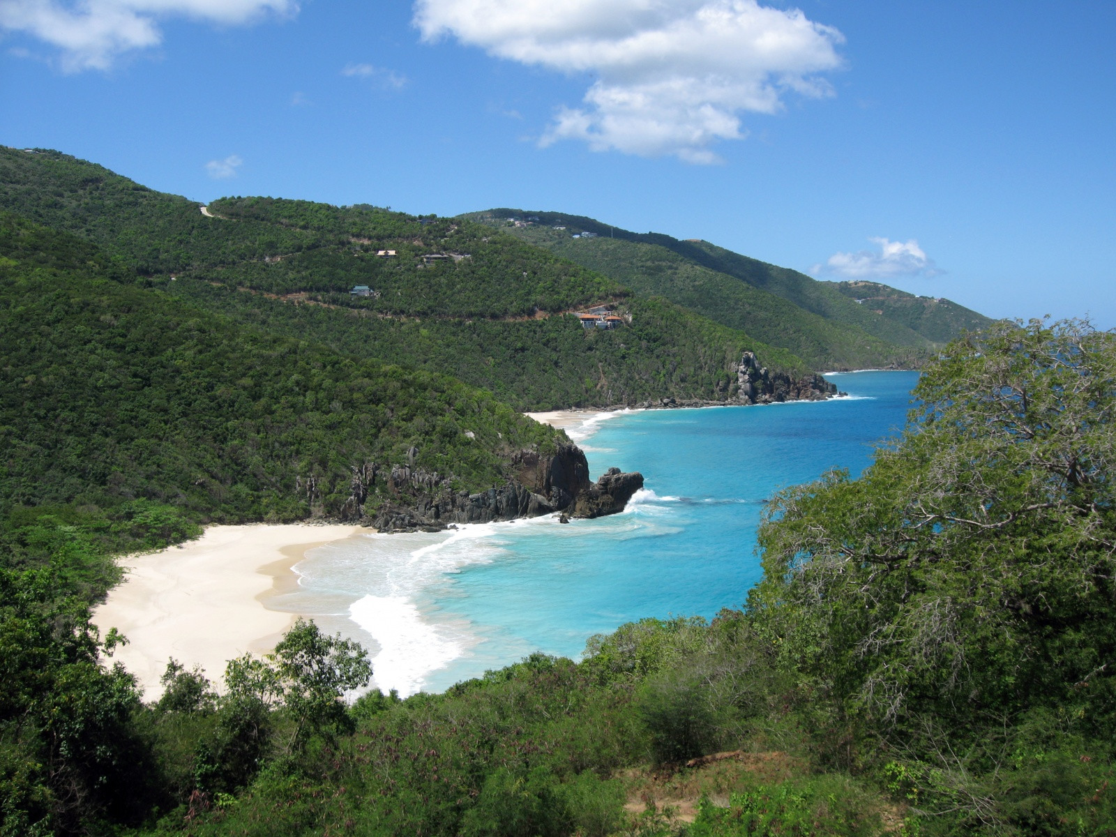 На Тортоле прекрасные пляжи – фотографии Британских Виргинских островов