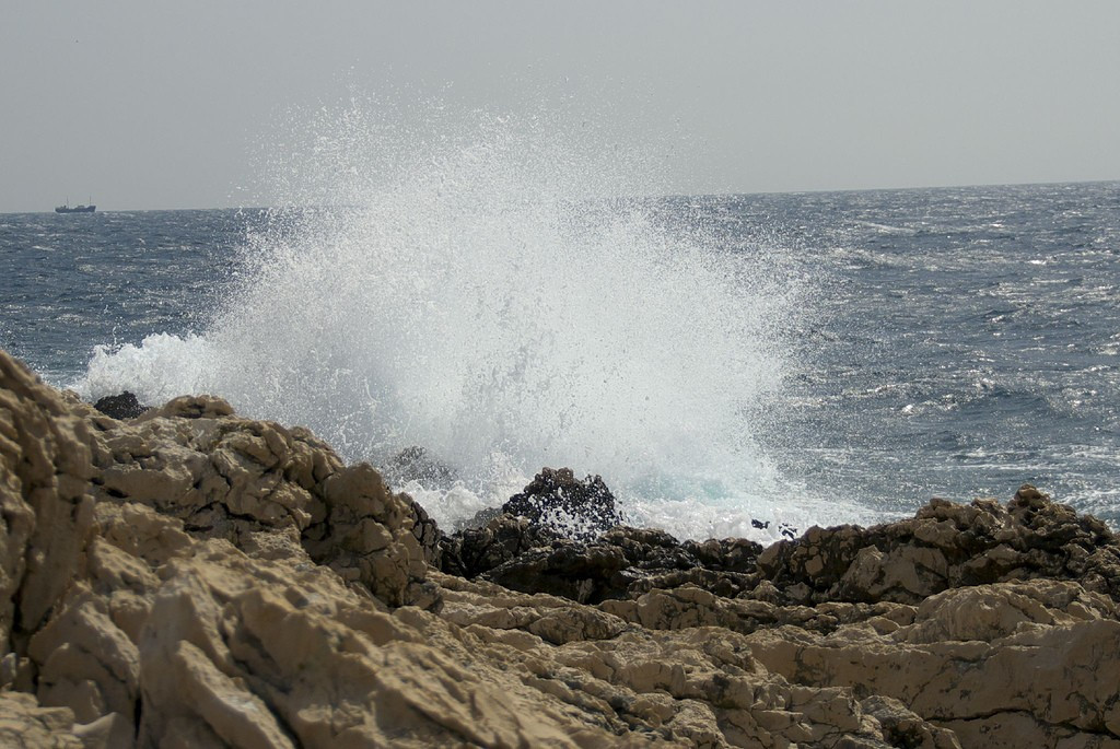 Волны в Мали-Лошинь, Хорватия – фотографии Хорватии