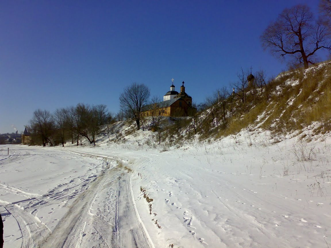 Дорога в Рыльске, Россия – фотографии России