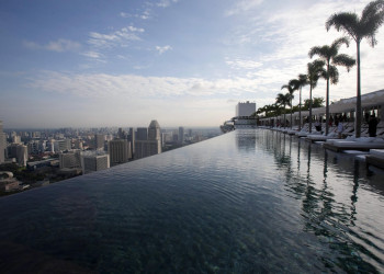 Сингапурский отель Marina Bay Sands. Бассейн на крыше. Фото 1 – фотографии Сингапура