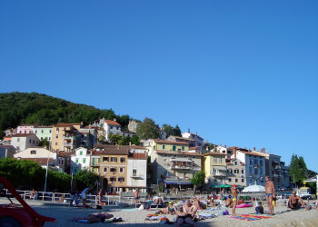 Пляж в Мощеничка-Драга, Хорватия. Фото 16 – фотографии Хорватии