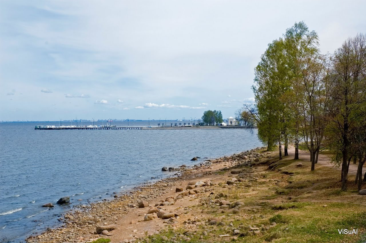 Набережная в Петергофе, Россия – фотографии России