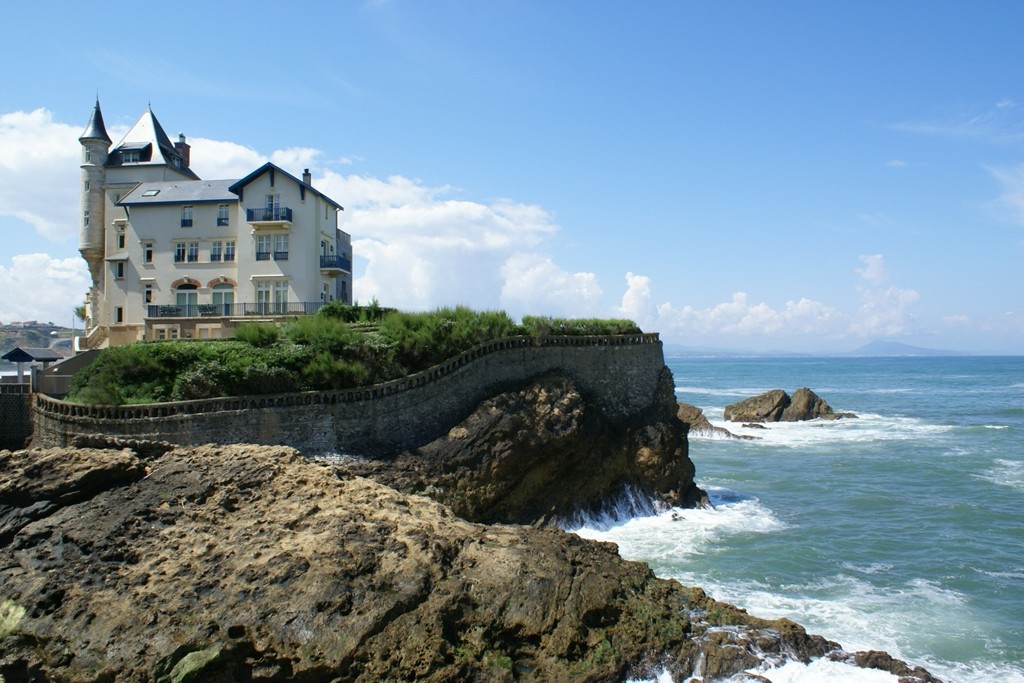 Отель на берегу моря в Биаррице, Франция. Фото 1 – фотографии Франции