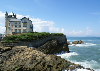 Отель на берегу моря в Биаррице, Франция. Фото 1 – фотографии Франции