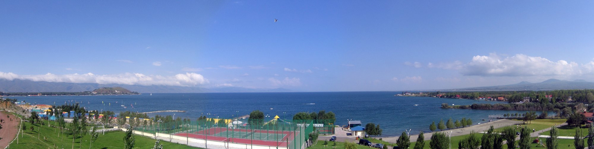 Набережная в Севан, Армения. Фото 1 – фотографии Армении