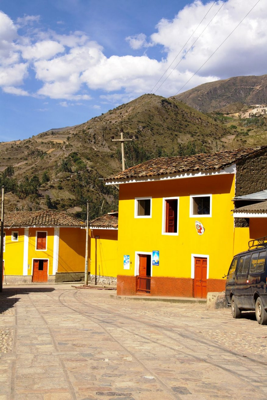 Здания в Чавин-де-Уантар, Перу – фотографии Перу