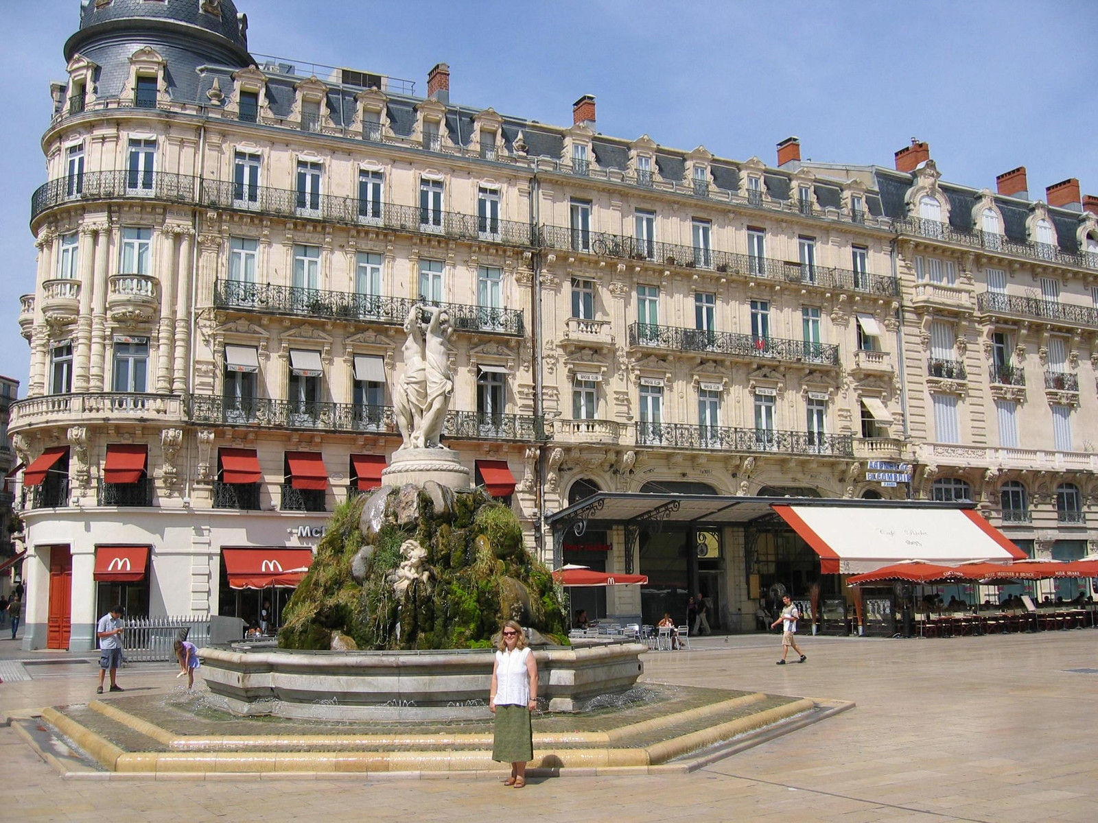 Фонтан в Монпелье, Франция. Фото 7 – фотографии Франции