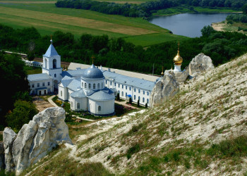 Успенский монастырь в Дивногорье – фотографии России