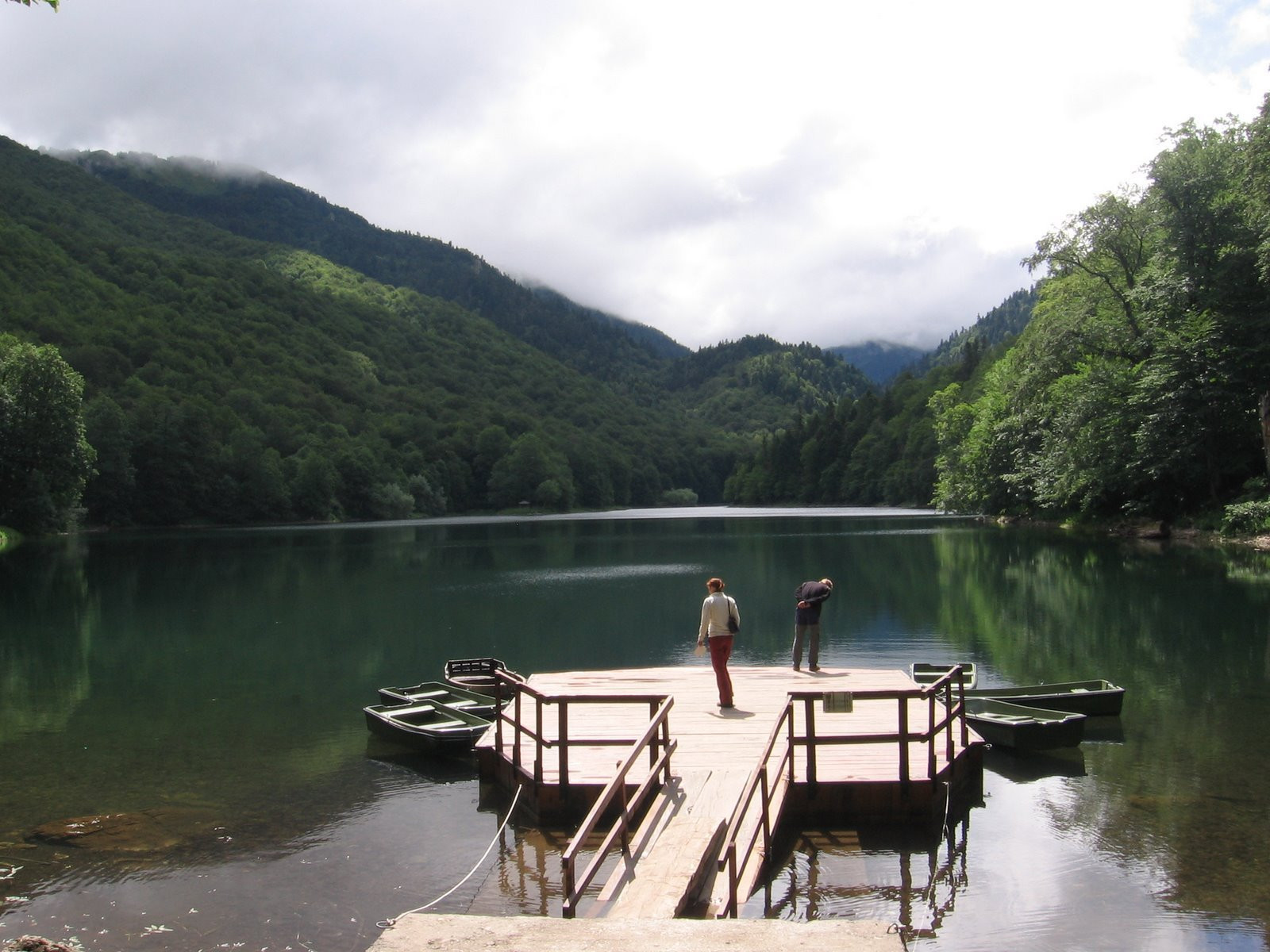 Причал в Национальном парке, Черногория – фотографии Черногории