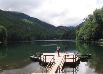 Причал в Национальном парке, Черногория – фотографии Черногории