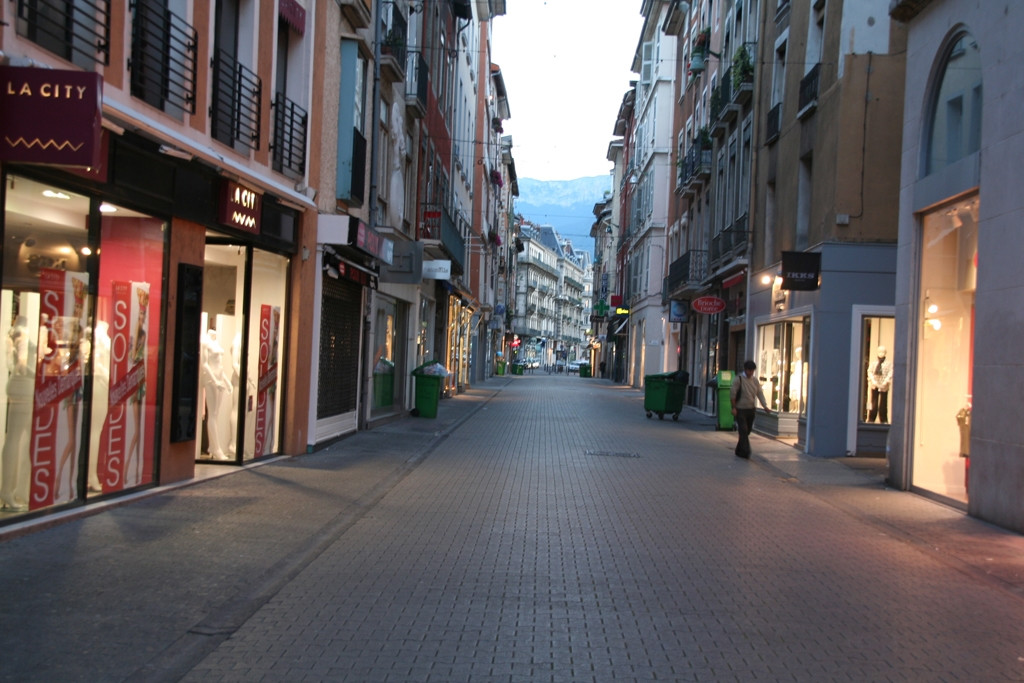 Улица в Гренобле, Франция. Фото 7 – фотографии Франции