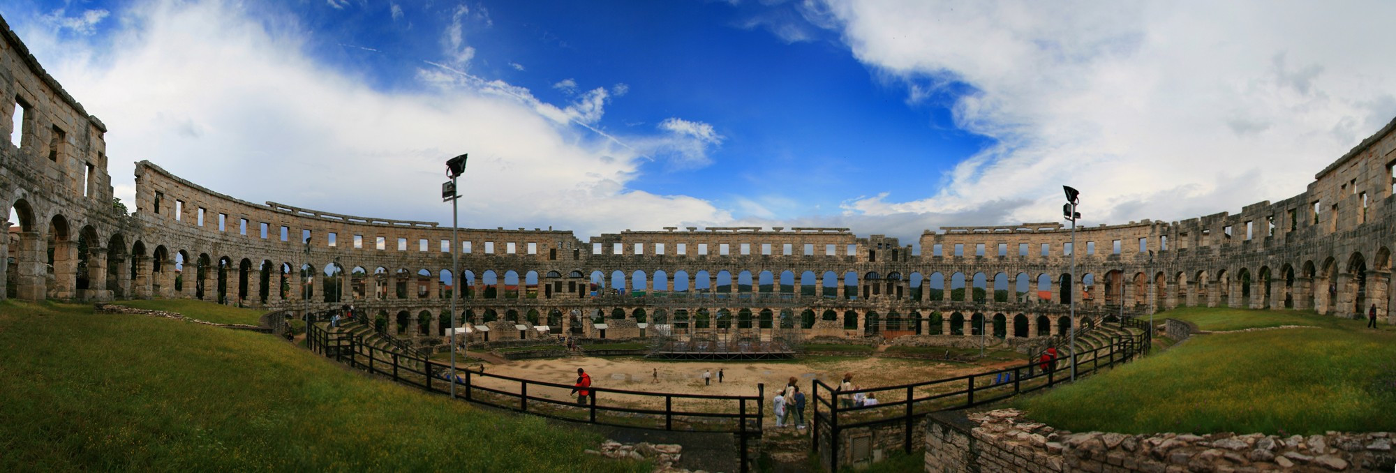 Достопримечательность в Пула, Хорватия. Фото 22 – фотографии Хорватии